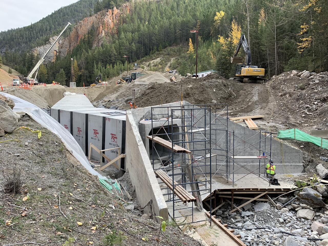 Box culvert and headwall