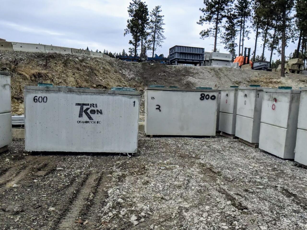 600 and 800 gallon septic tanks